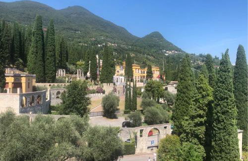 La Verbena a fianco del Vittoriale, vista piscina, 10 minuti a piedi dal lungo lago - Foto 28