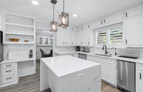 5BD Modern Farmhouse Retreat Sleeps 12 - Photo 16