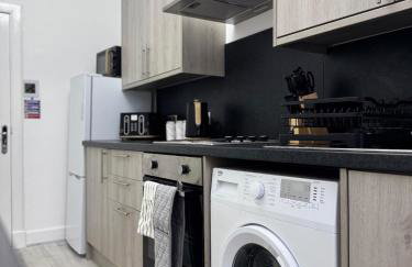 Modern 2 Bedroom Ground Floor Apartment in Dundee, Free Parking - Foto 18