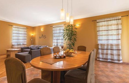 3 Bedroom Gorgeous Home In Putini - Photo 9