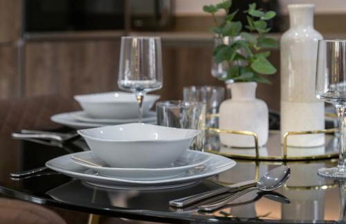 2BR Spacious Flat I King Bed I Desk I Parking X2 - Foto 14