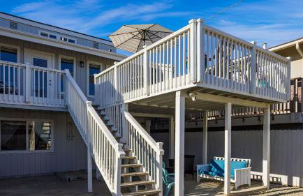 Steps to Beach w/ Patio+deck Foosball Happy Bottom Beach House by Avantstay - Foto 53