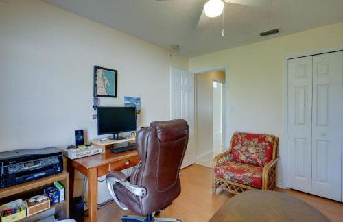 Bright Titusville Retreat with Lanai - WFH Friendly! - Foto 27