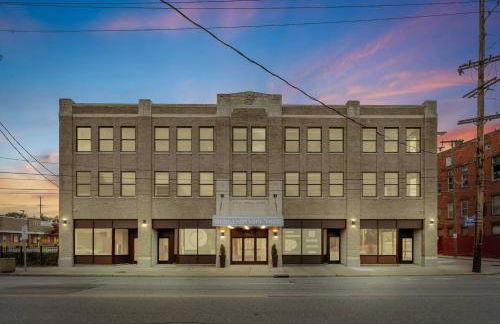 Apt+ 2 Queens+Bunkbed+Free Parking 55"TV - Photo 11