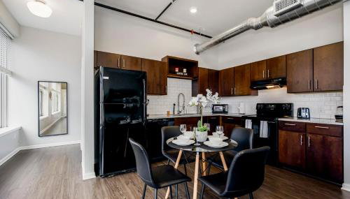 Chic 2BR-Parking, Rooftop,Near Arrowhd & TMobile - Foto 4