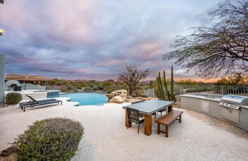Mountain views swimming a private escape at Sonoran Serenity - Foto 68