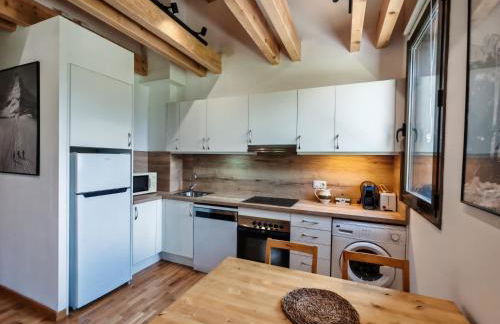 Chimenea y cocina moderna, encanto rústico con confort - Aüt 3 - Foto 21