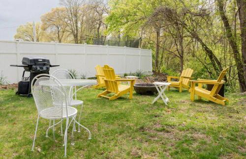 Double The Fun II Two Houses and fire pit in shared yard - Foto 10