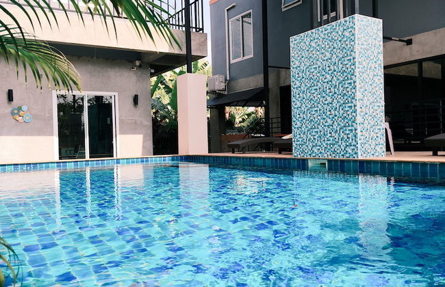 Villa Rajapruek Entire 3 Villas For A Group/ Karaoke room /Daily Maid /Butler Near City Center - Photo 1