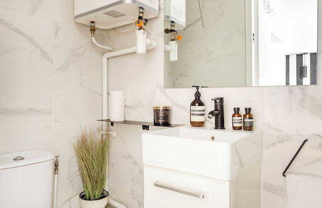 Reva Suites - Photo 13