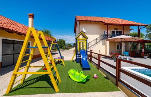 Five-Bedroom Holiday Home In Suhovare - Foto 12