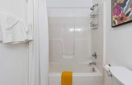 Cozy Retreat w Hot Tub Firepit & Grill near Bryce - Foto 28