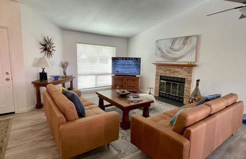 Indian Wells Resort Home with Private Saltwater Pool - Foto 11