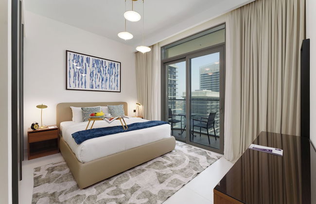 Maison Privee - Upscale Apt w/ Partial Dubai Marina & Palm Views - Photo 3