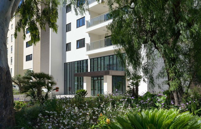 Luxury Modern Apartment With Exceptional Views! Hosted by Sweetstay - Photo 48