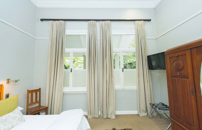 Lovely Guesthouse in Pretoria Welcoming you on a Spacious Room With Breakfast - Foto 6