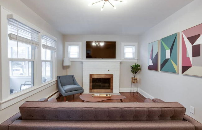 Pet Friendly 3BR Arlington Close to Metro Fast Wifi - Foto 1