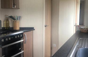 Cosy holiday caravan minutes from the beach - Foto 17