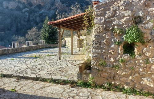 Andromahi Stone House - Photo 31