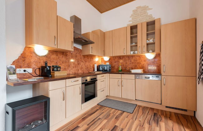 Modern Holiday Home in Pinsdorf With Garden - Photo 10