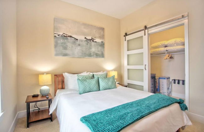 Walk Score 91 Balcony Near King ST - Photo 19