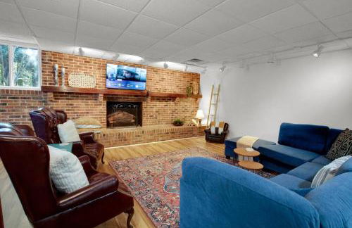 Cozy Retreat near Paris Mtn State Park Sleeps 12 - Foto 56