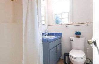 Front House 3 bedroom flat nice street, walk to BART, shops - Photo 24