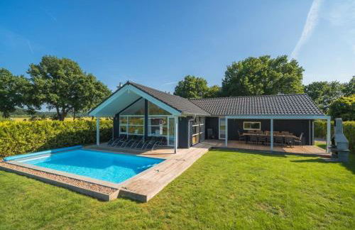 Ferienhaus mit Pool und Sauna am Duemmer See - Foto 1