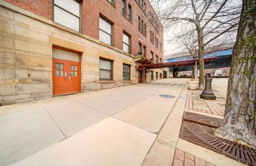 Waterfront Cleveland Apt about 1 Mi to Downtown - Foto 22