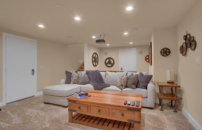 5BR Poe Manor Entertain,hot Tub+has Everything! - Foto 30