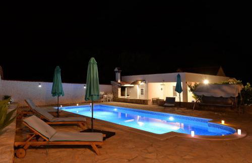 Family-friendly holiday home with private pool near Vodice - Foto 2