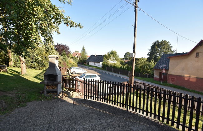 Authentic Holiday Home with Garden near Trutnov - Foto 29