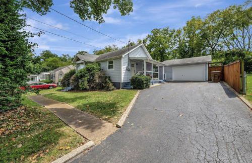 2 BR Home 4 Miles to Broadway Sleeps 4 - Foto 21