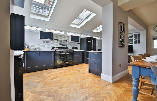 4 Bed House with Pool Table & Parking - Foto 44