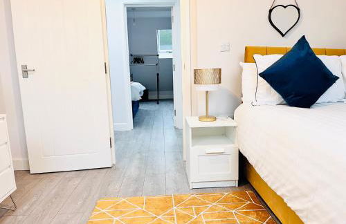 Stunning Five Bedroom Holiday Home in Chartham Canterbury with Hot Tub - Foto 32