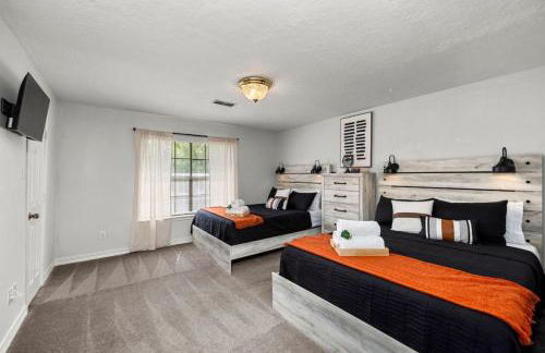 Modern Montrose 2BR Townhome Sleeps 10 with Gated Parking - Foto 19