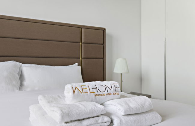 WelHome - Mesmerizing Sea & Burj Khalifa Views Apt at La Voile - Photo 6