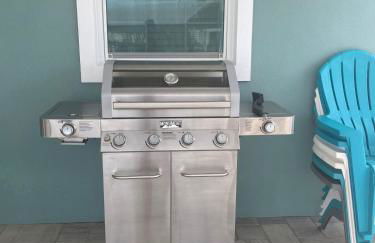 Waterfront Fishermans Retreat - Quick Harbor Access - Heated Pool - Foto 5