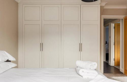 The Gables Penthouse - 15-Minute Walk to Branksome Chine Beach - Photo 23