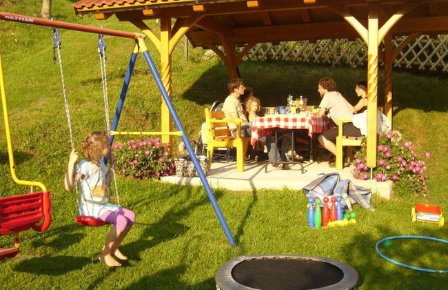 Pleasant Holiday Home With Balcony - Foto 14