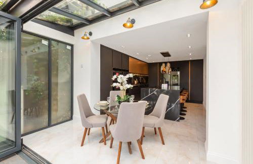 New! Trendy 5BR with Garden and Parking near Wimbledon - Foto 19