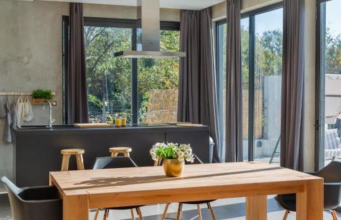 Gorgeous Home In Katuni With Wifi - Foto 26