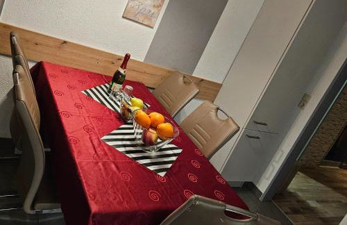 Gemütl Wohnung mit Blick auf den Hafen - Photo 11