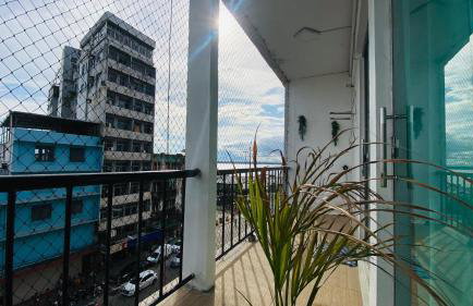 Riverfront Retreat Prime Location Apartment with Stunning Views of the RioNegro - Foto 10