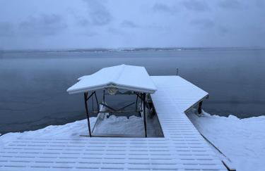 Cozy Lakefront Cottage - Foto 8