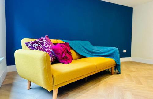 LivinSpace- Modern and spacious 2 bed flat in Central Sutton - Foto 2