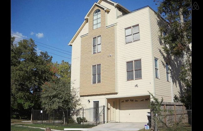 4 Story Rooftop - Executive Corporate Housing - Photo 38