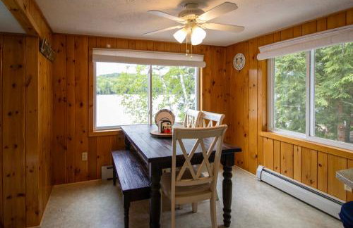 Lakefront Home with Seasonal Dock in Limerick! - Foto 8