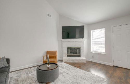 Walk to the Greenline Sleek Cordova Home with Patio - Foto 9