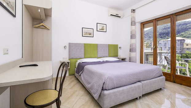 Parsano Suite - De Vivo Realty Sorrento - Photo 2, Room